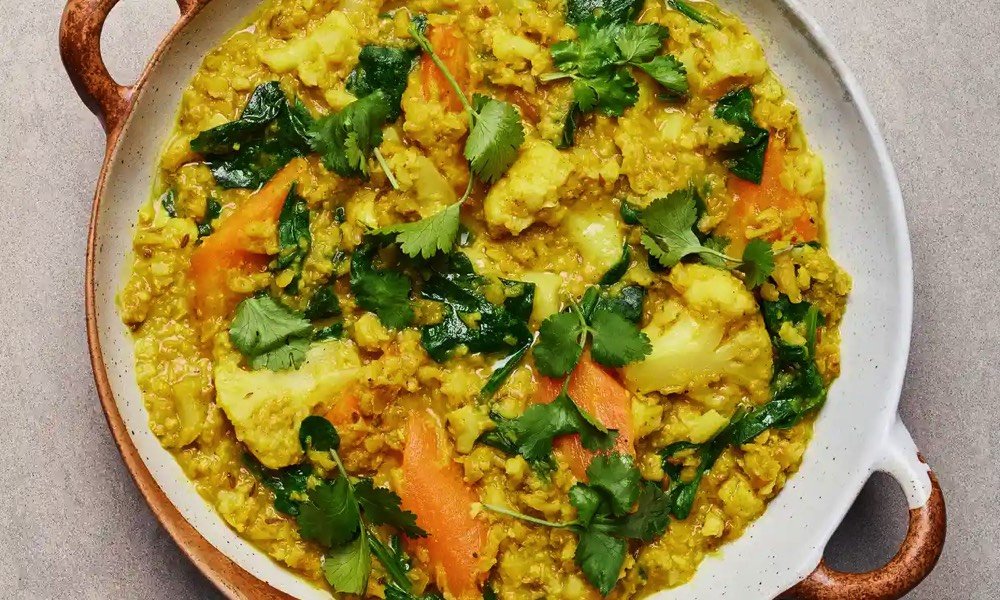 Cauliflower, carrot and spinach dahl